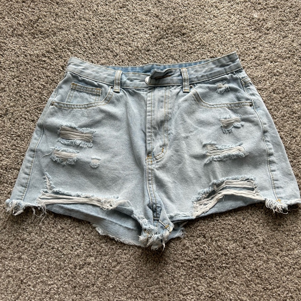 Light wash ripped Jean shorts